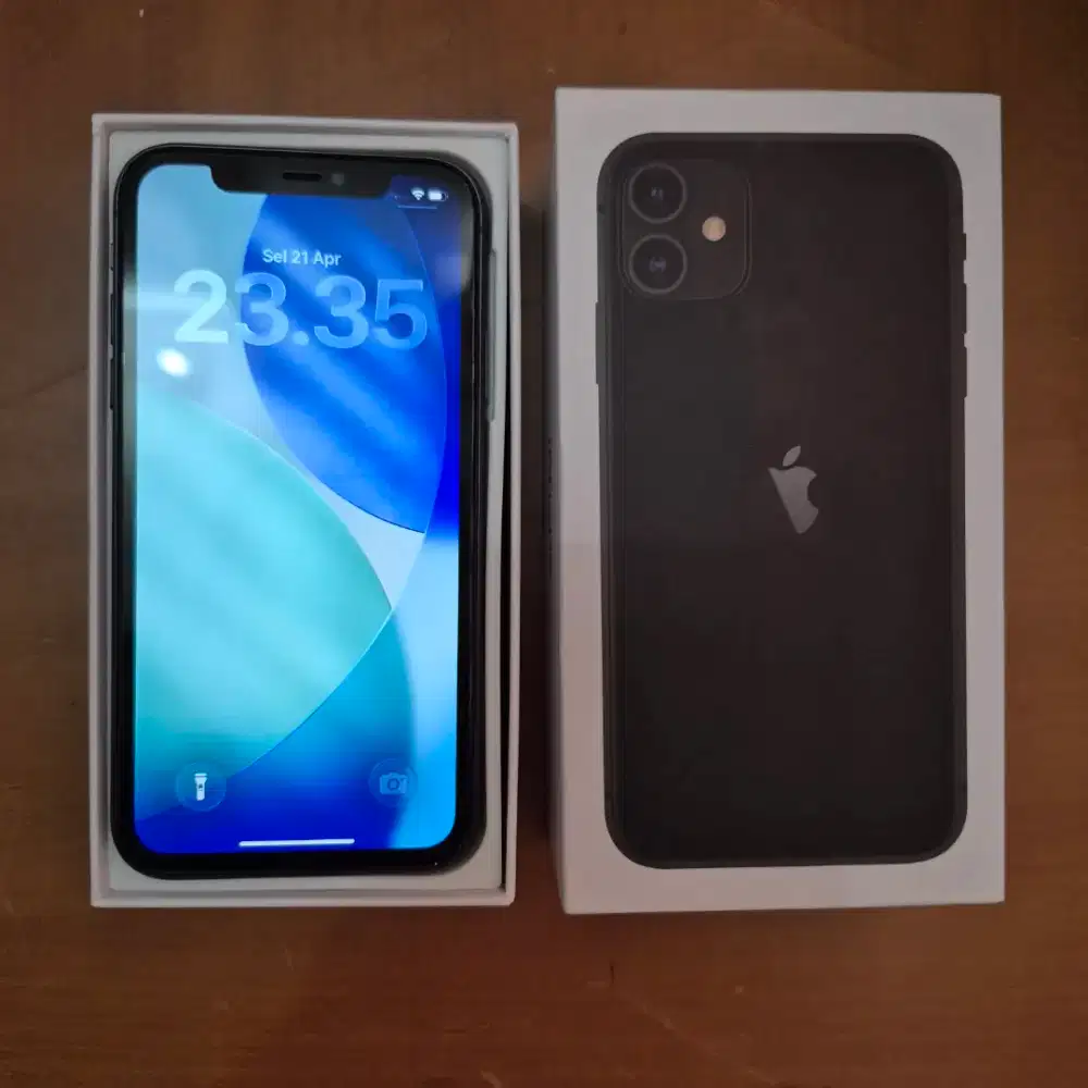 Iphone 11 64 black wifi only mulus like new
