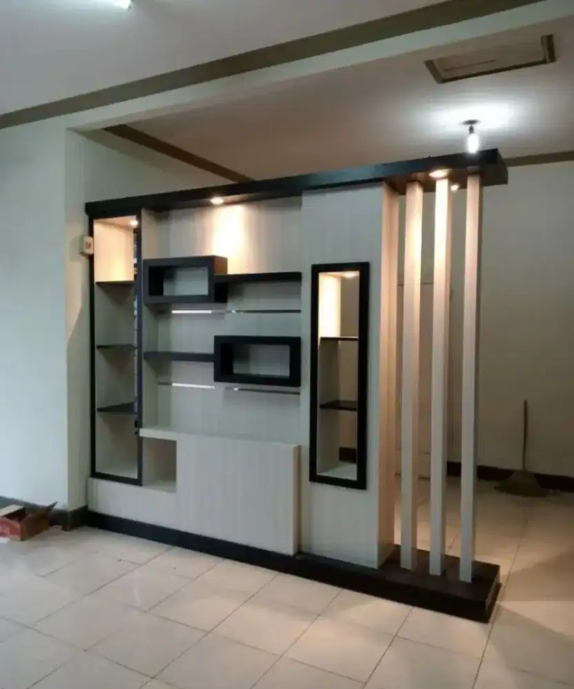 Lemari penyekat/sekat ruangan