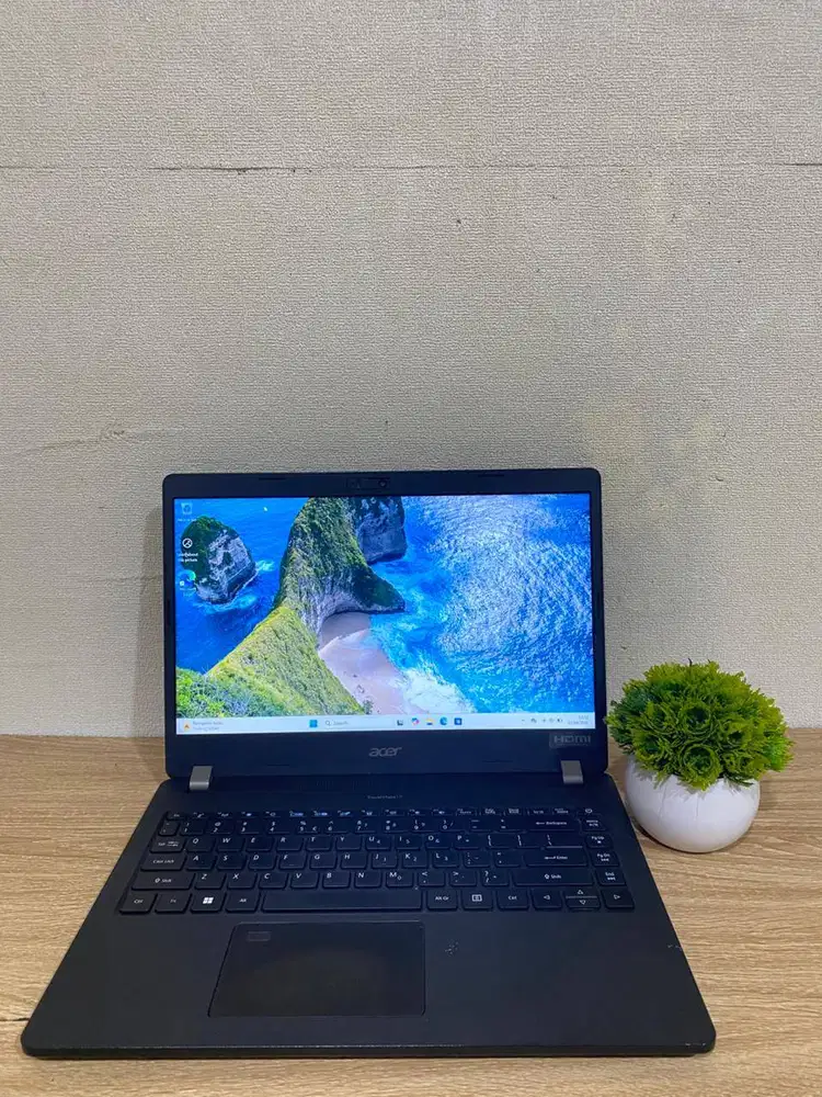 READY STOK SECOND HARGA TERJANGKAU !! ( ACER TRAVELMATE P214-52 )