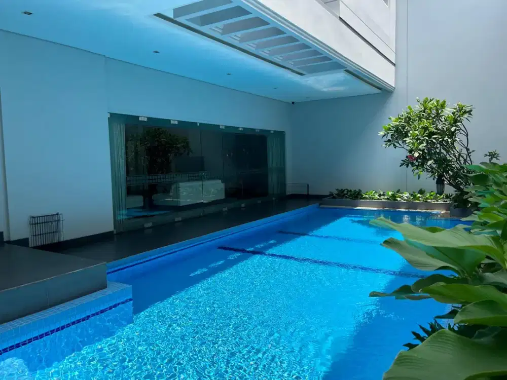 Rumah Mewah 2 Lantai di Perumahan Elite Bukit Gading Villa, Kelapa Gading