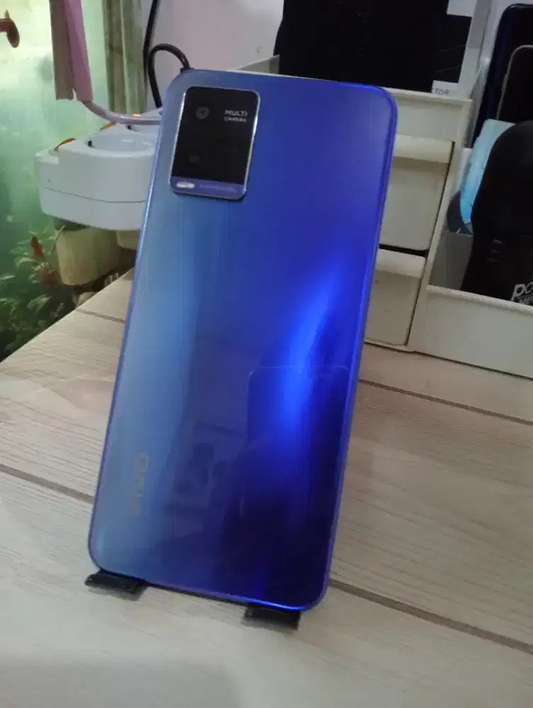 Vivo Y21 resmi vivo