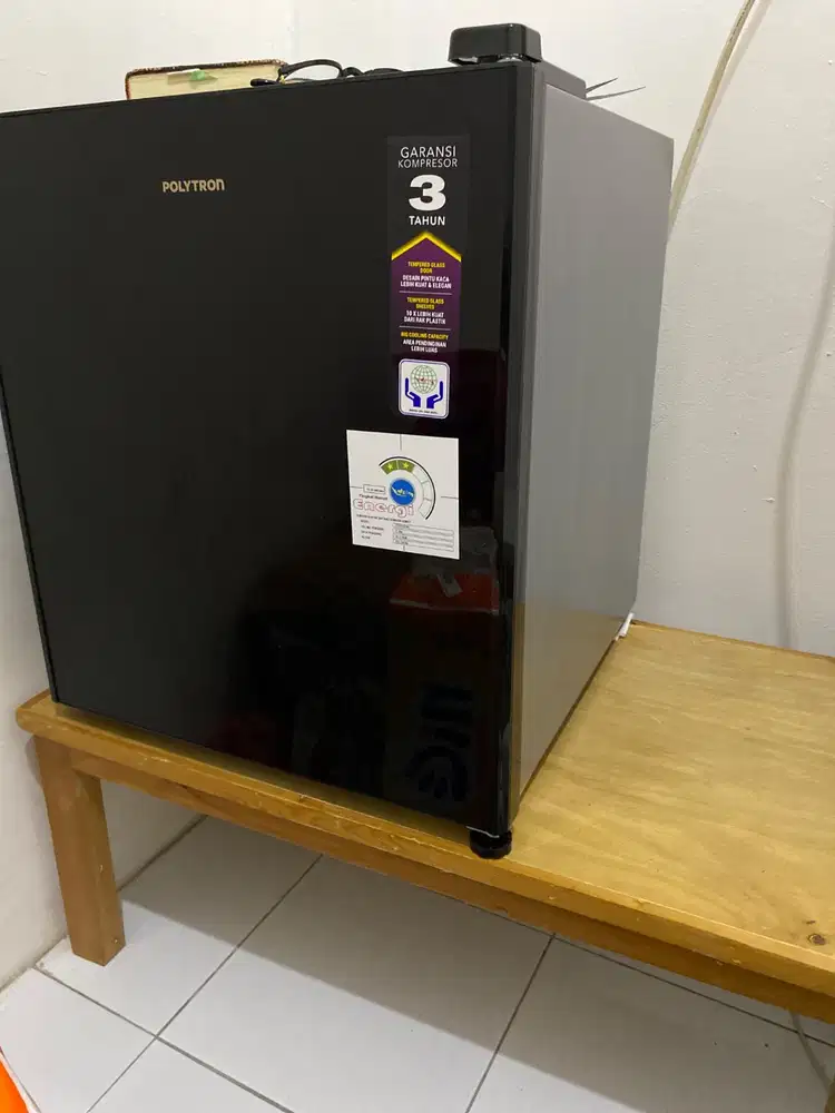 Kulkas mini baru 2 bulan pakai