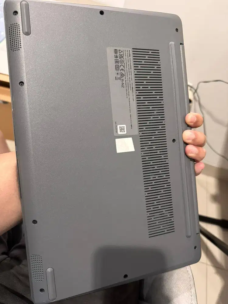 Lenovo Ideapad Slim 3 - 7EID ( Ex Demo Display Mulus 100% )