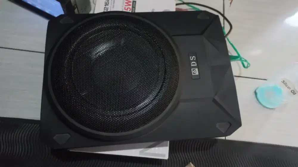 Subwoofer bawah jok ADS
