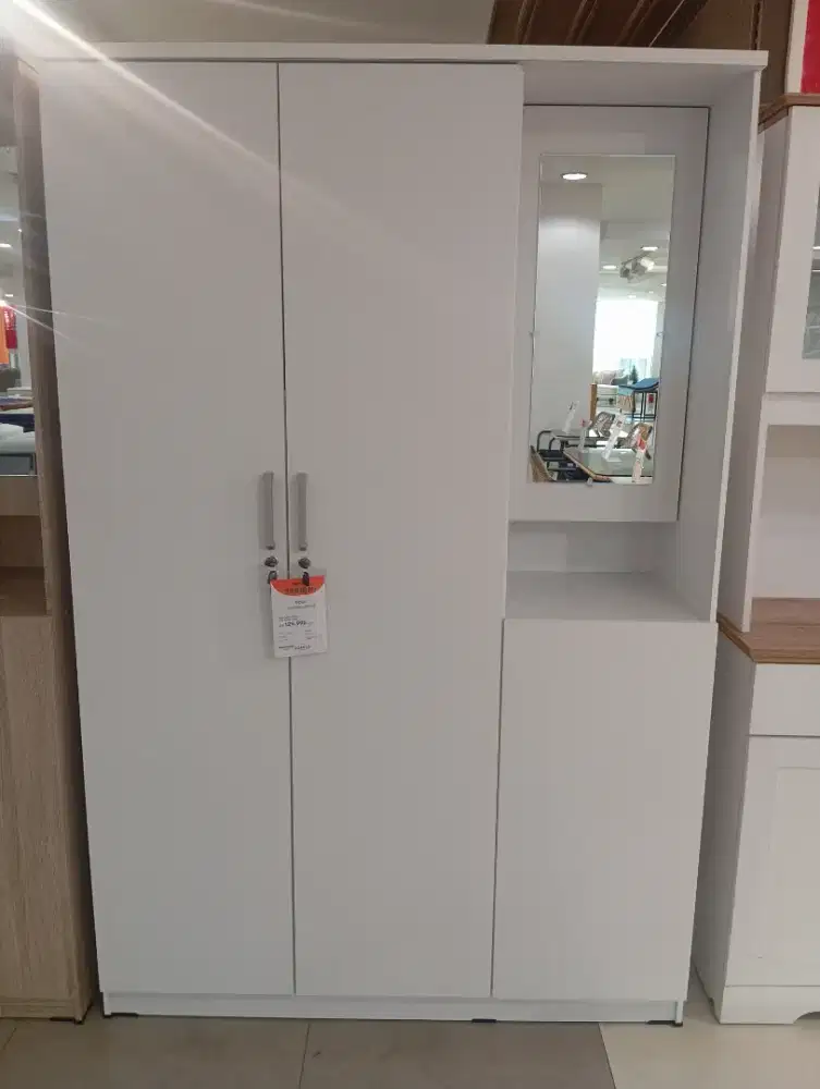 Lemari pakaian Possie 3 pintu