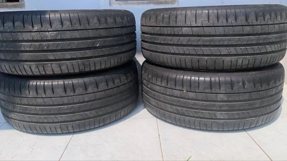 WTS Ban Pirelli 275/45/r22 Tahun 2022 1set (4pcs)