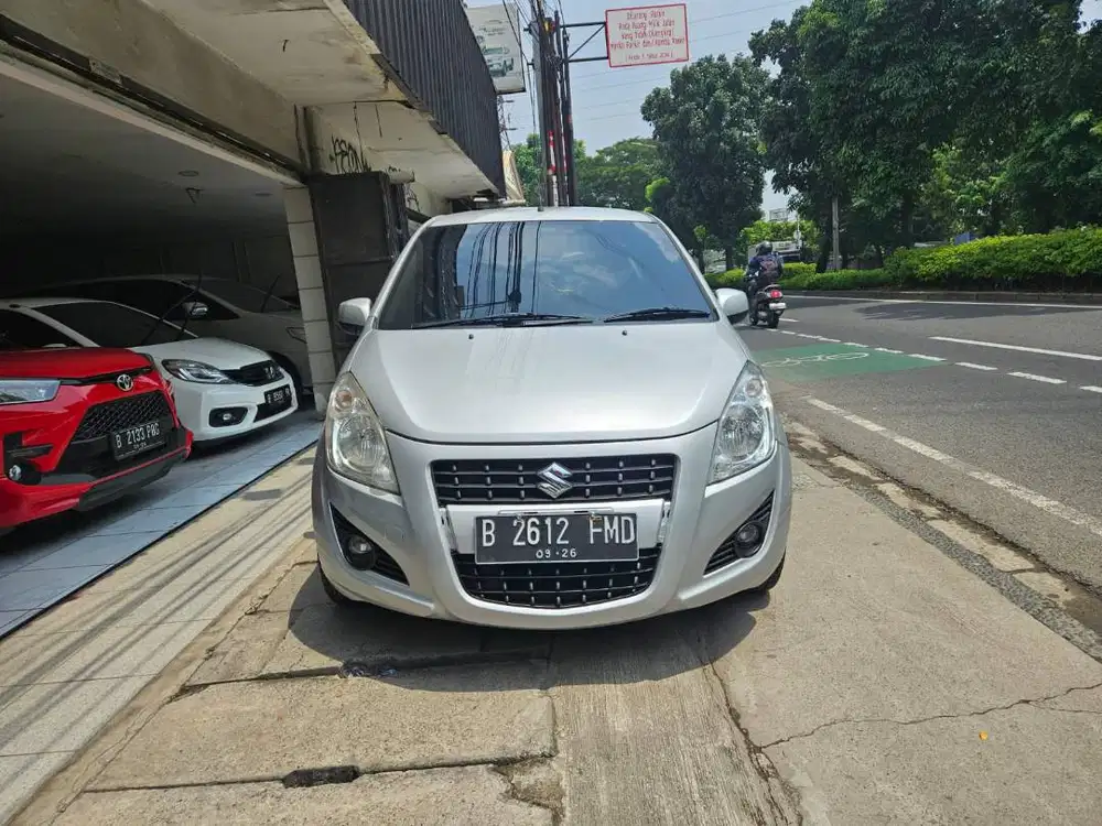 Suzuki Splash 1.2 Tahun 2013 Silver AT