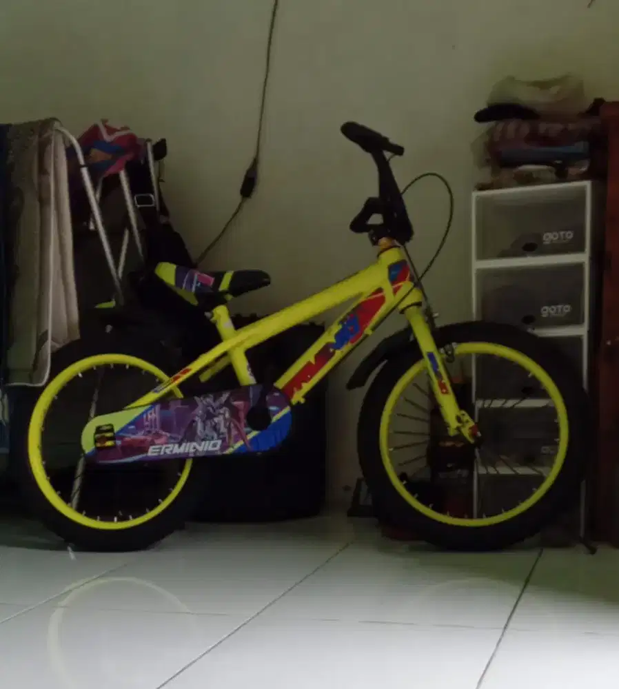 Sepeda anak uk 18