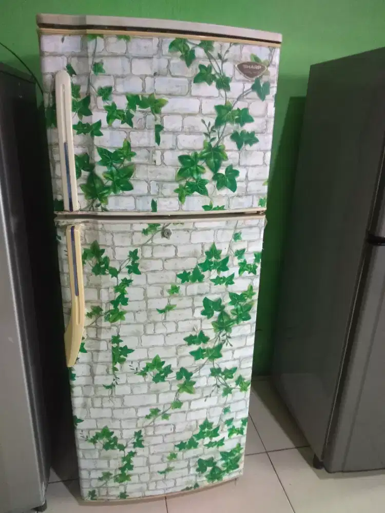 Kulkas merk Sharp 2 pintu