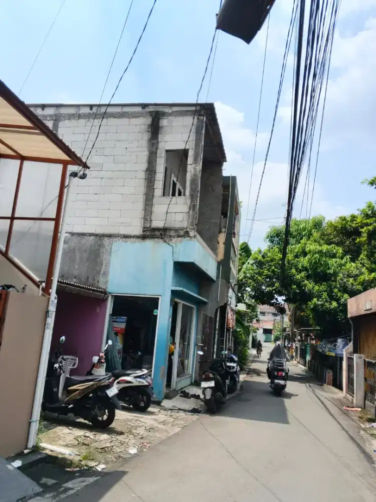 Rumah tinggal 2 lantai tanpa perantara bebas banjir strategis