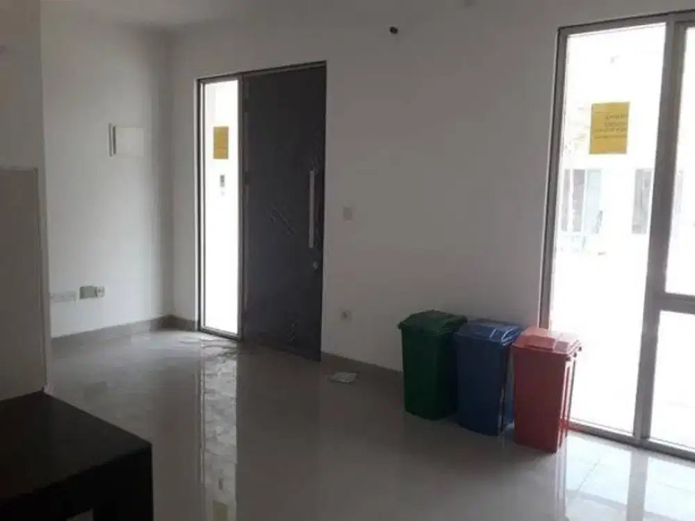 jual rumah 2 lantai PIK 2 uk 6x10m kosongan