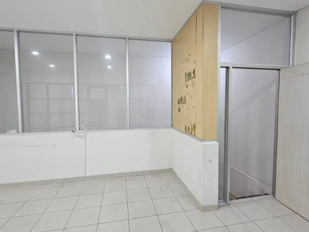 Disewakan Ruko Thamrin 2 Lantai