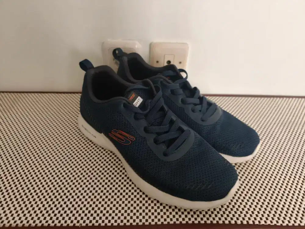 Sepatu Biru Skechers