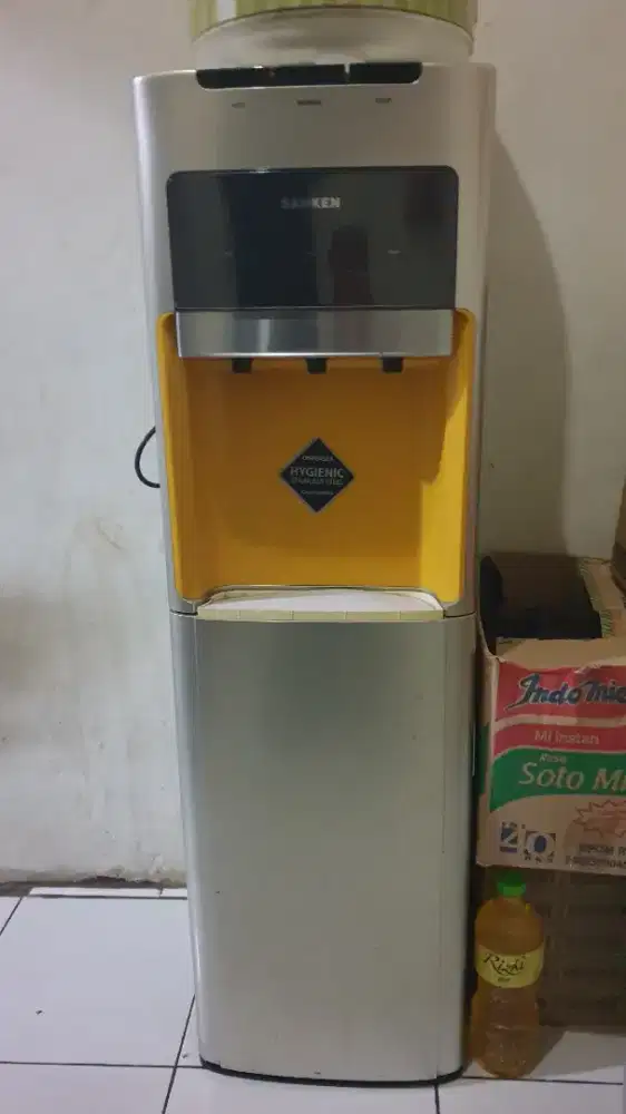 Di jual dispenser galon bawah,bisa panas,dingin & normal