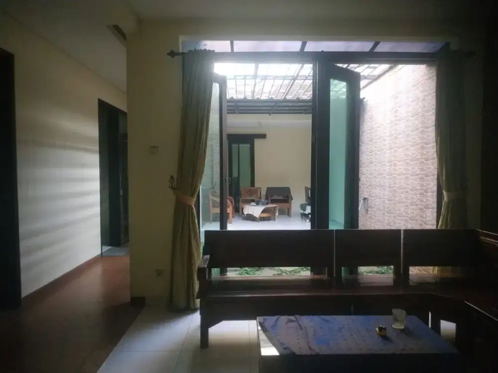 Di Sewakan Rumah Luas Semi Furnish di Pancoran Mas DEPOK