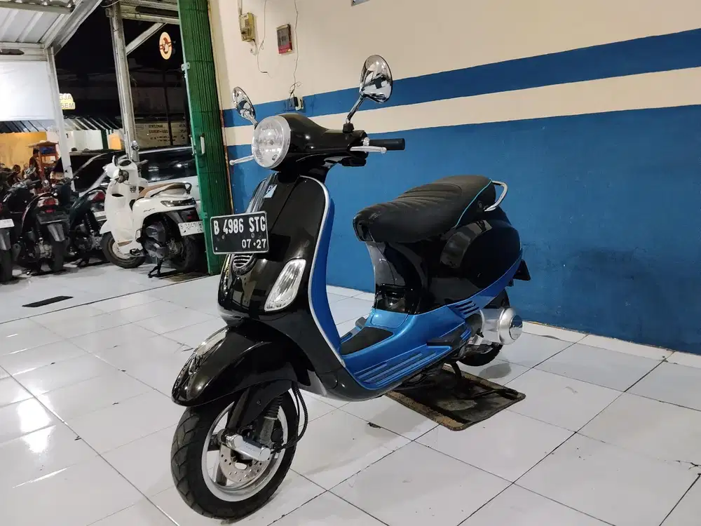 DIJUAL PIAGGIO VESPA LX 150CC 2011 INJECTION  SUPER MULUS