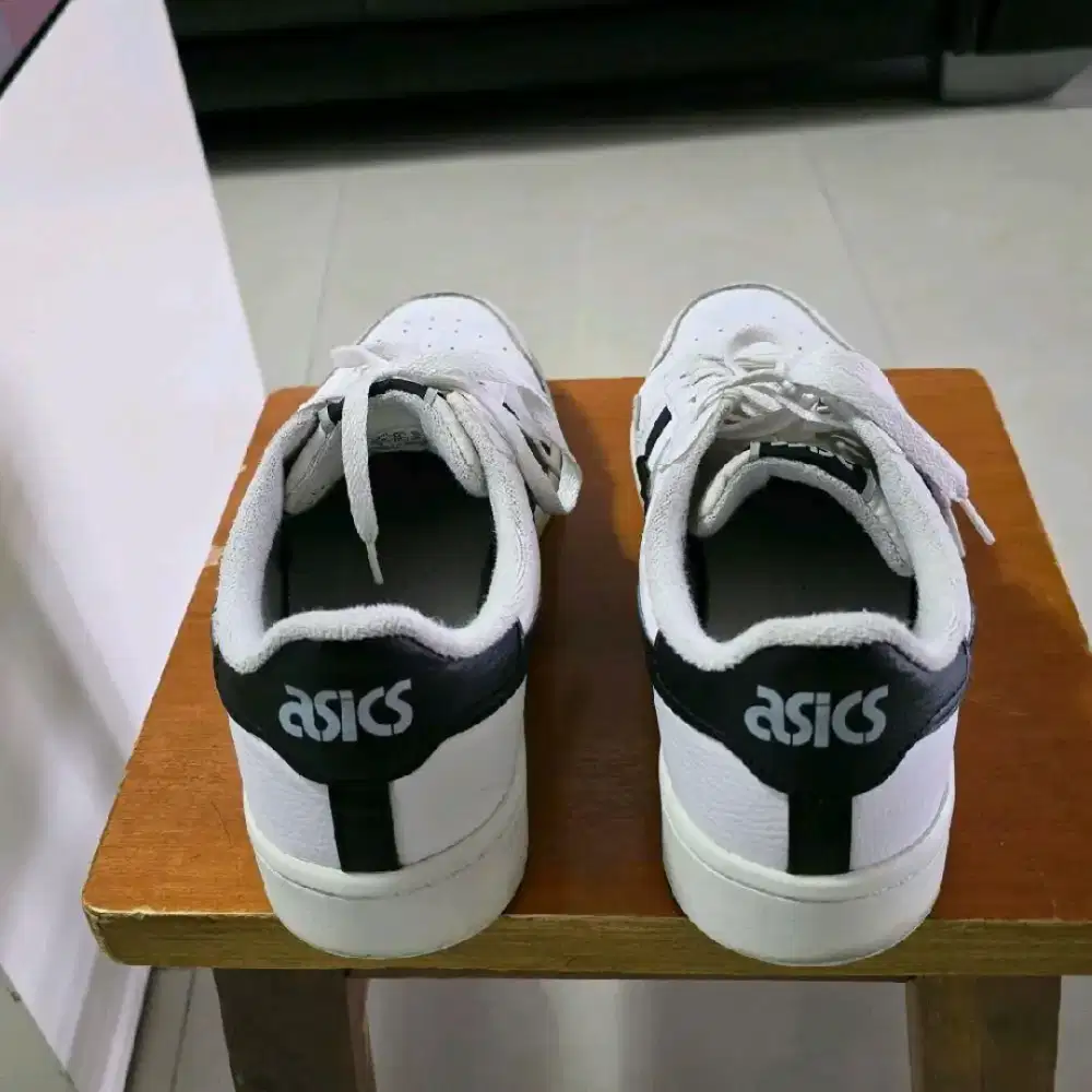 ASICS Sepatu Casual Putih Preloved EUR 44 / US 10 Ortholite