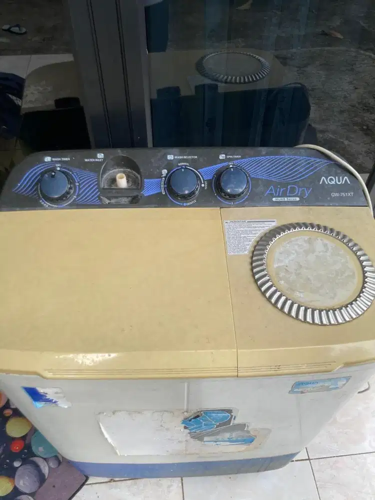 Mesin cuci Aqua 2 tabung