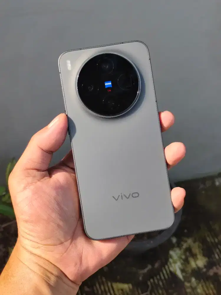 Vivo x300 12/256gb Like new