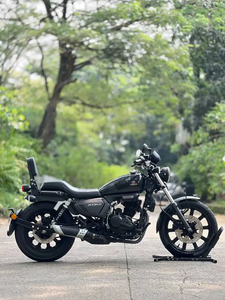 BENELLI MOTOBI 200 EVO HITAM 2025 KM 3K PAJAK ON SUPERB