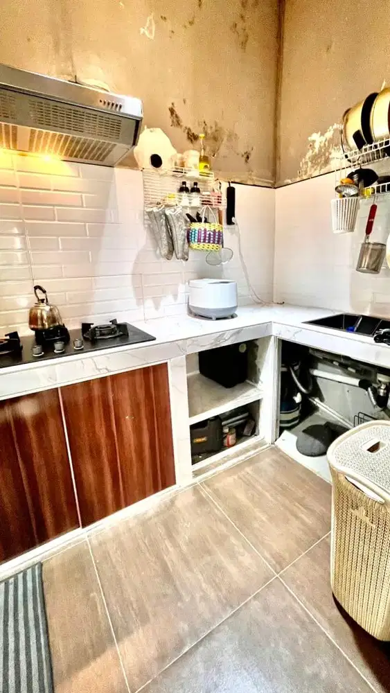 DIJUAL RUMAH 2 LANTAI SIAP HUNI DAN BEBAS BANJIR !!  HARGA BISA NEGO