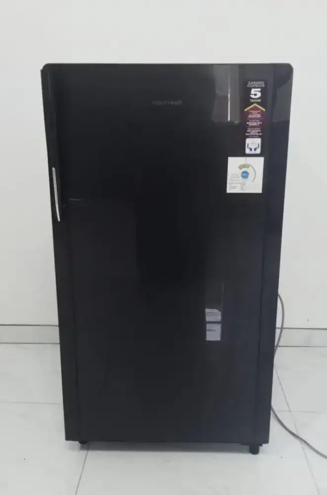 Kulkas Polytron 1 pintu mulus murah bandung