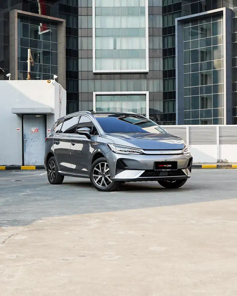 BYD M6 Superior Captain seat Tahun 2024