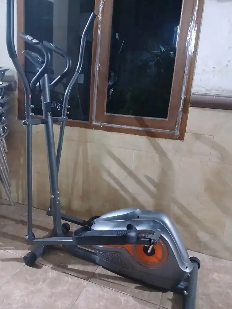 Speda statis elliptical merk berwyn