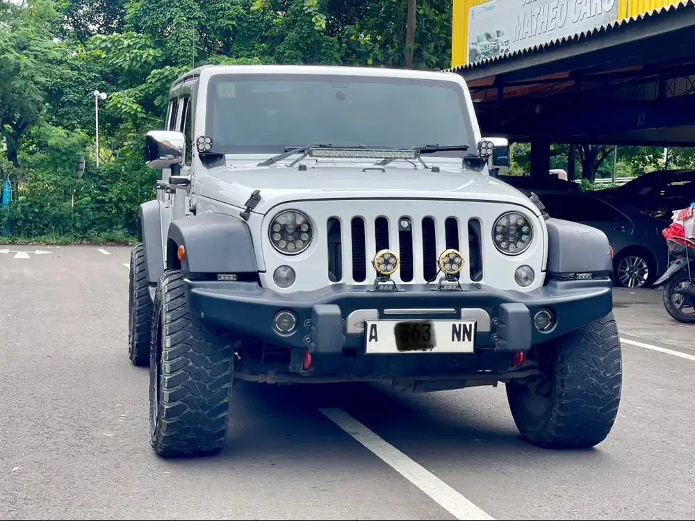 JEEP WRANGLER SPORT 3.6 PUTIH 2014 DIJUAL CEPAT TERMURAH SIAP PAKAI