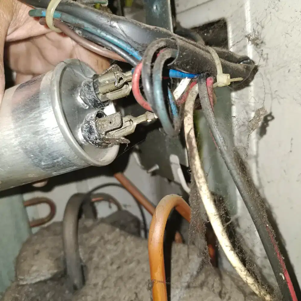 Bongkar dan pasang ac split