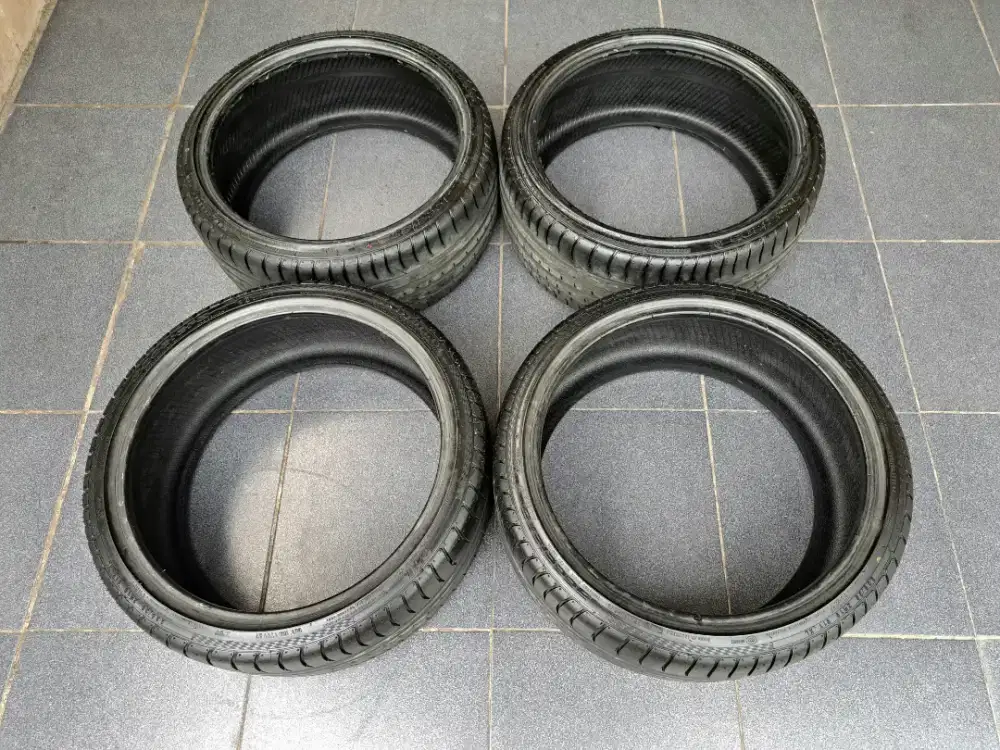 Ban Accellera PHI-R 235/35 R19 Dan 225/35 R19