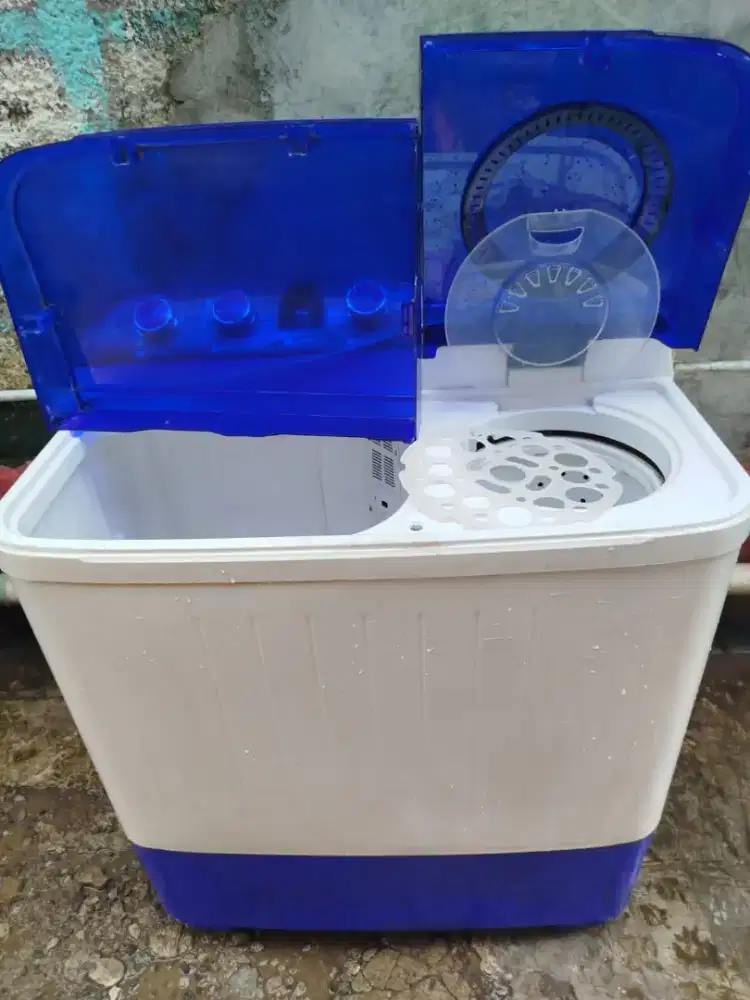Bismillah d jual mesin cuci 2tabung merek agua