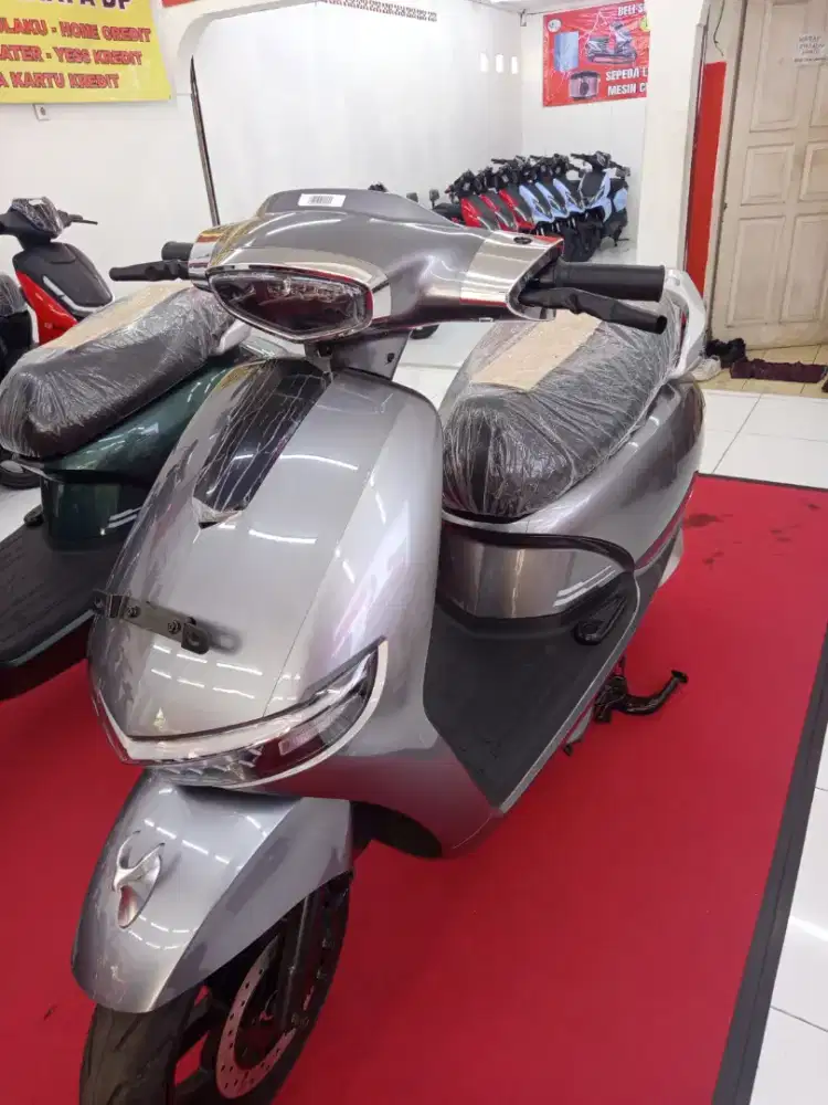 uwinfly molis M110F new off