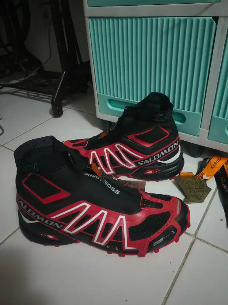 sepatu trail size 44 abiskan stock red black