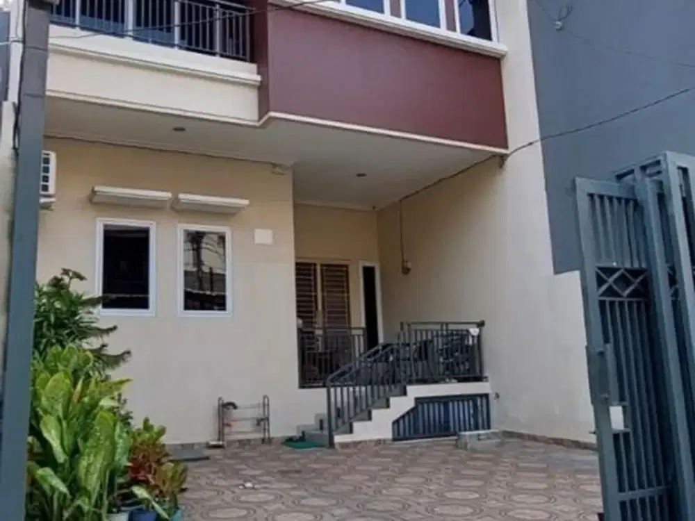 Rumah Sunter Agung Barat 7x17m 3 lantai, hadap Timur, bagus