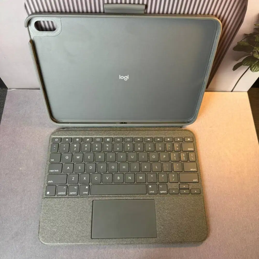 Keyboard Logitech for iPad Gen-10 Original