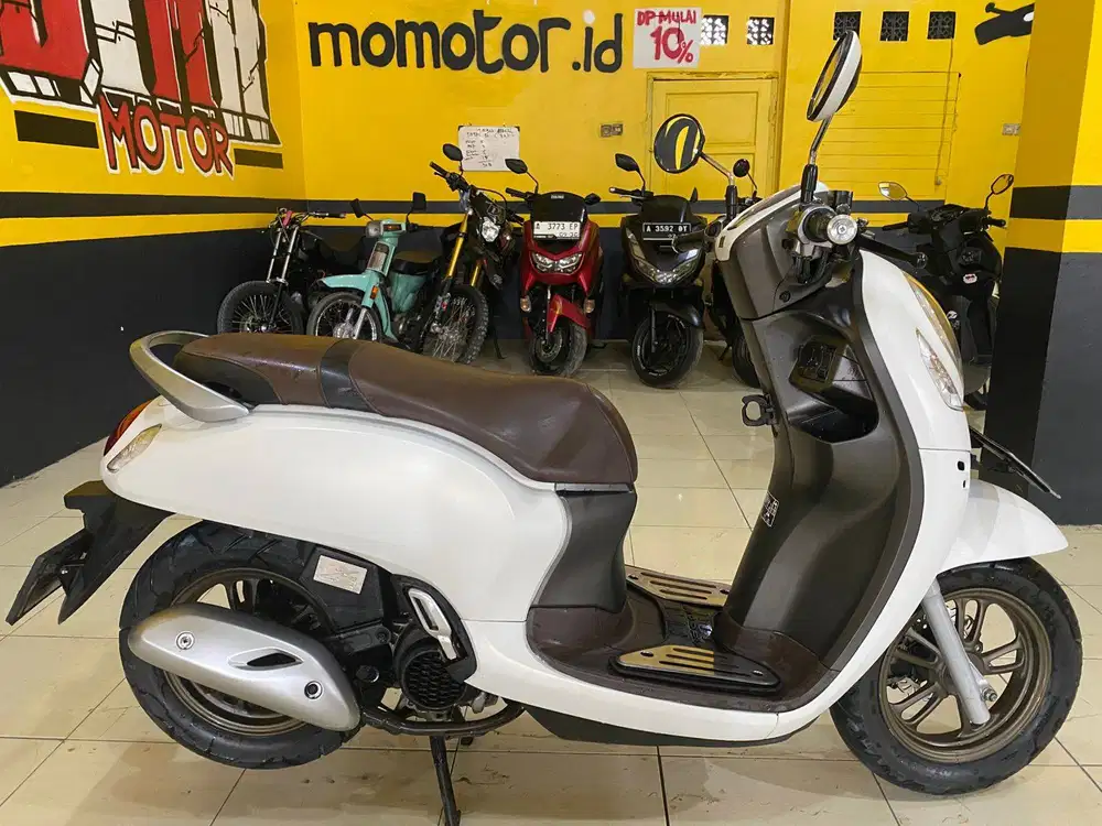 SCOOPY PRESTIGE TAHUN 2022
