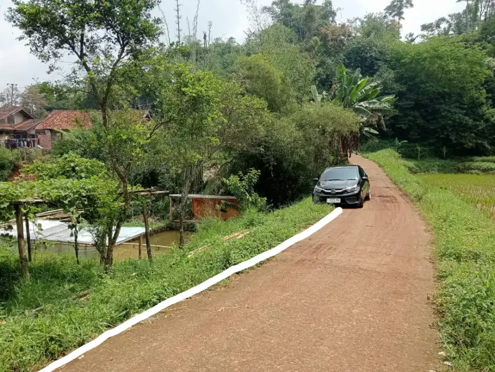 JUAL KEBUN ADA KOLAM IKAN NYA AKSES MOBIL AREA CIWIDEY