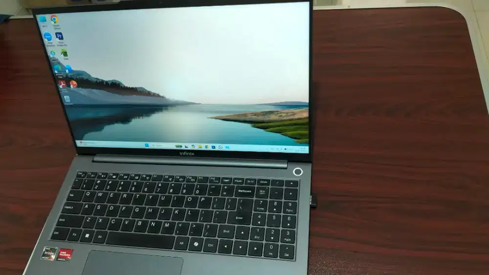 INFINIX XBOOK B15 RYZEN 7 5825U, 32GB, 1TB.