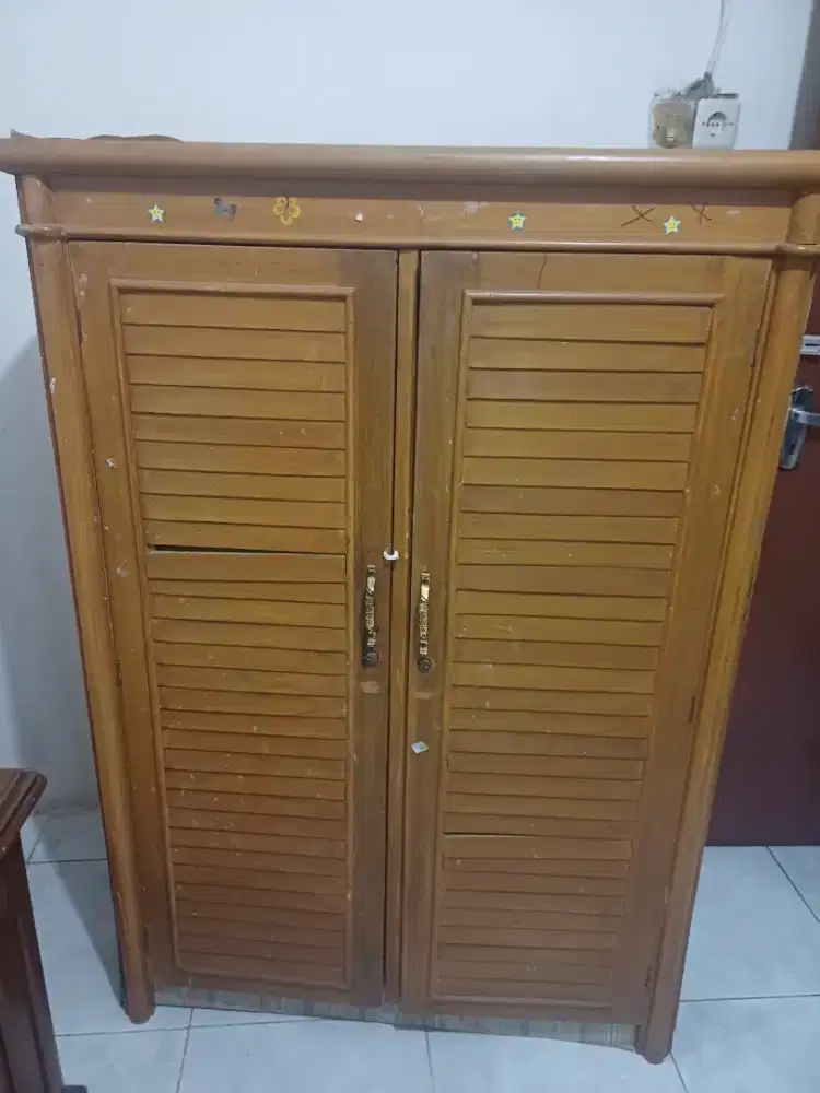 Lemari Kayu 2 Pintu