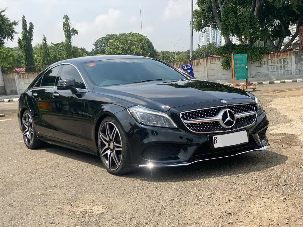 MERCEDES BENZ CLS400 AMG AT HITAM 2015