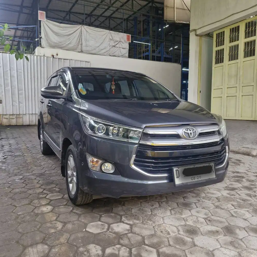 Toyota innova v at diesel