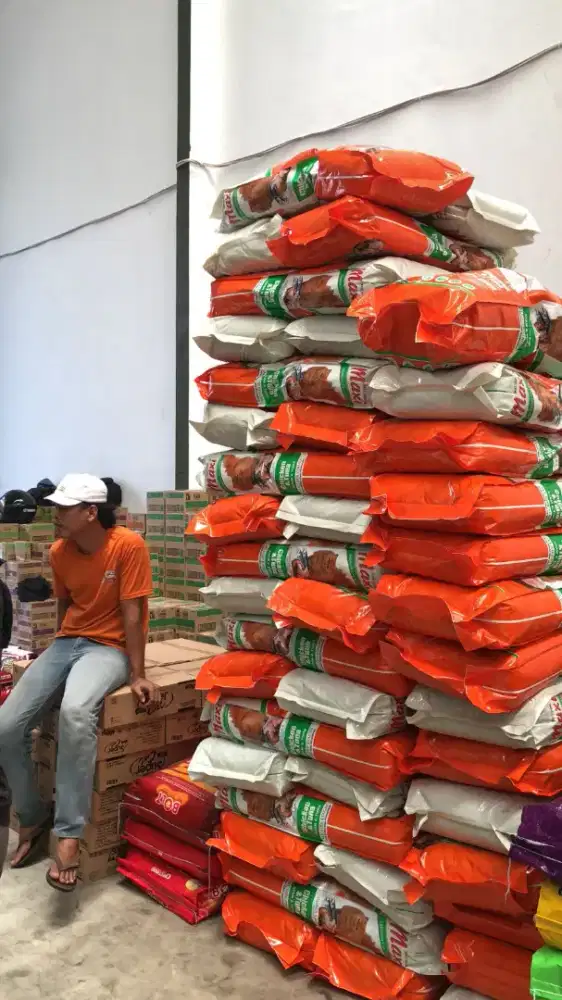 Admin gudang dan finance