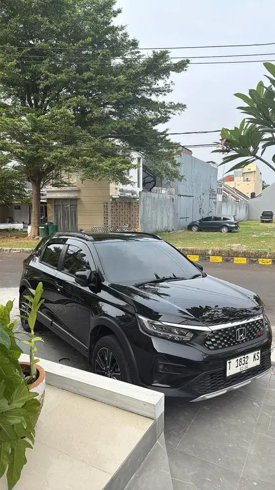 Honda WRV rs 2025 low KM (8000an)