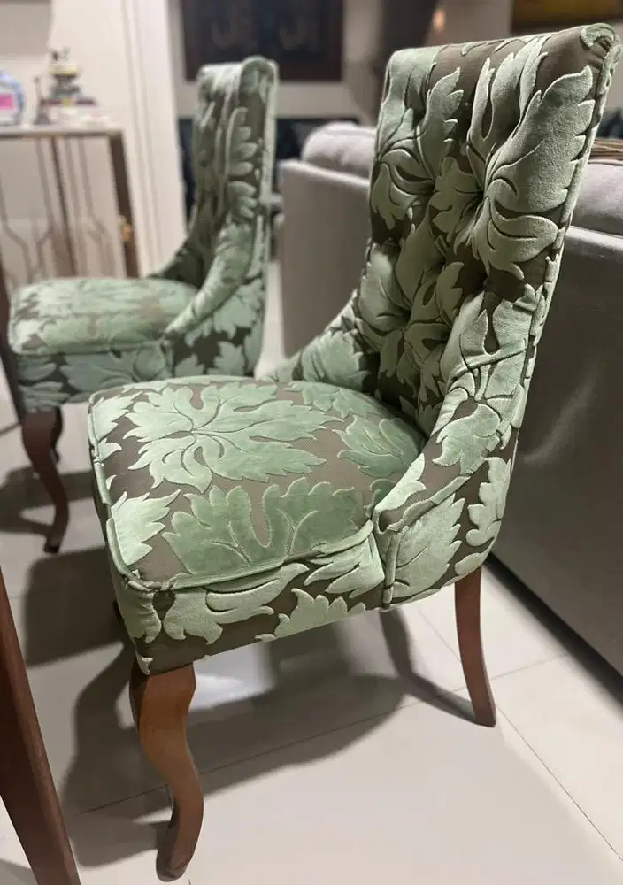 Kursi Makan Cantik, Mewah, Nyaman, siap pakai , 4 pcs