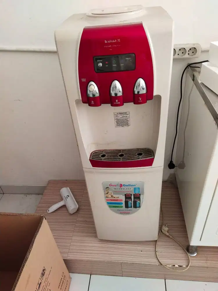 Juak ceoat dispenser masih berfungai, air panas dan air dingin