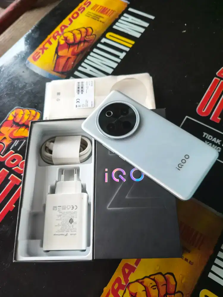 IQOO Z10 5G 12/256 Garansi Panjang maret 2027