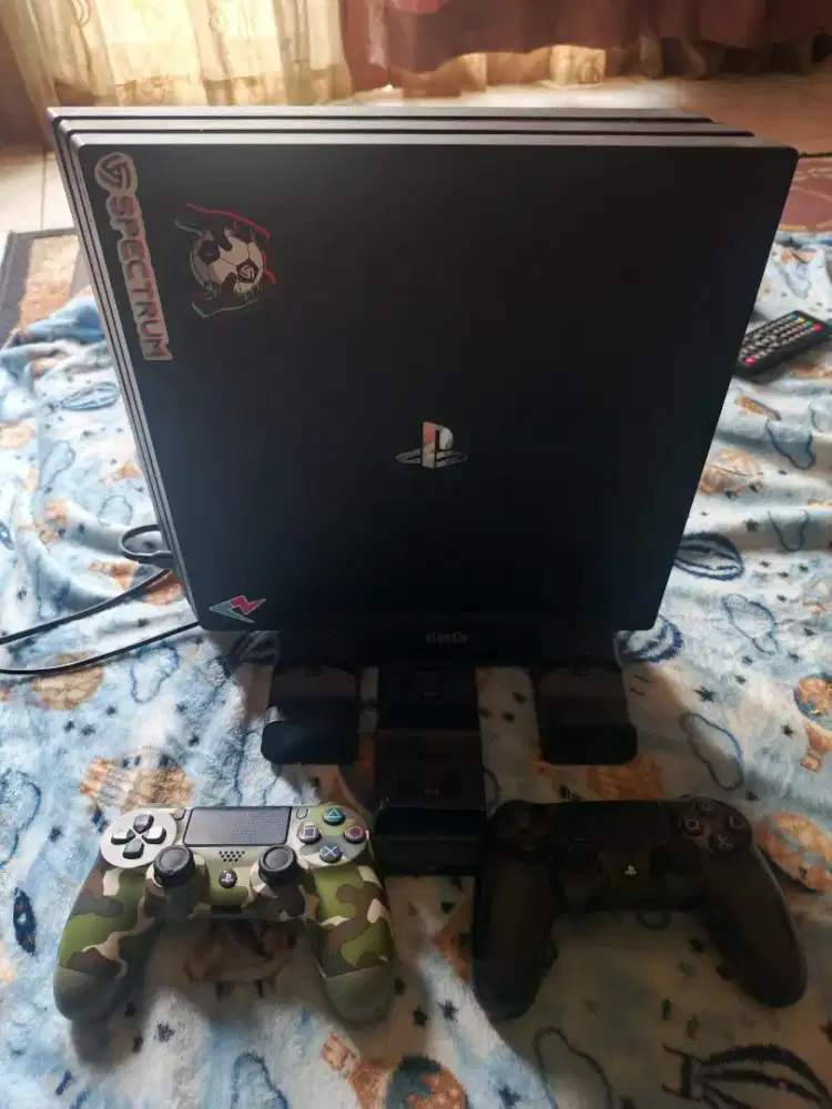 PS 4 PRO Original 1TB Fullset + accessories