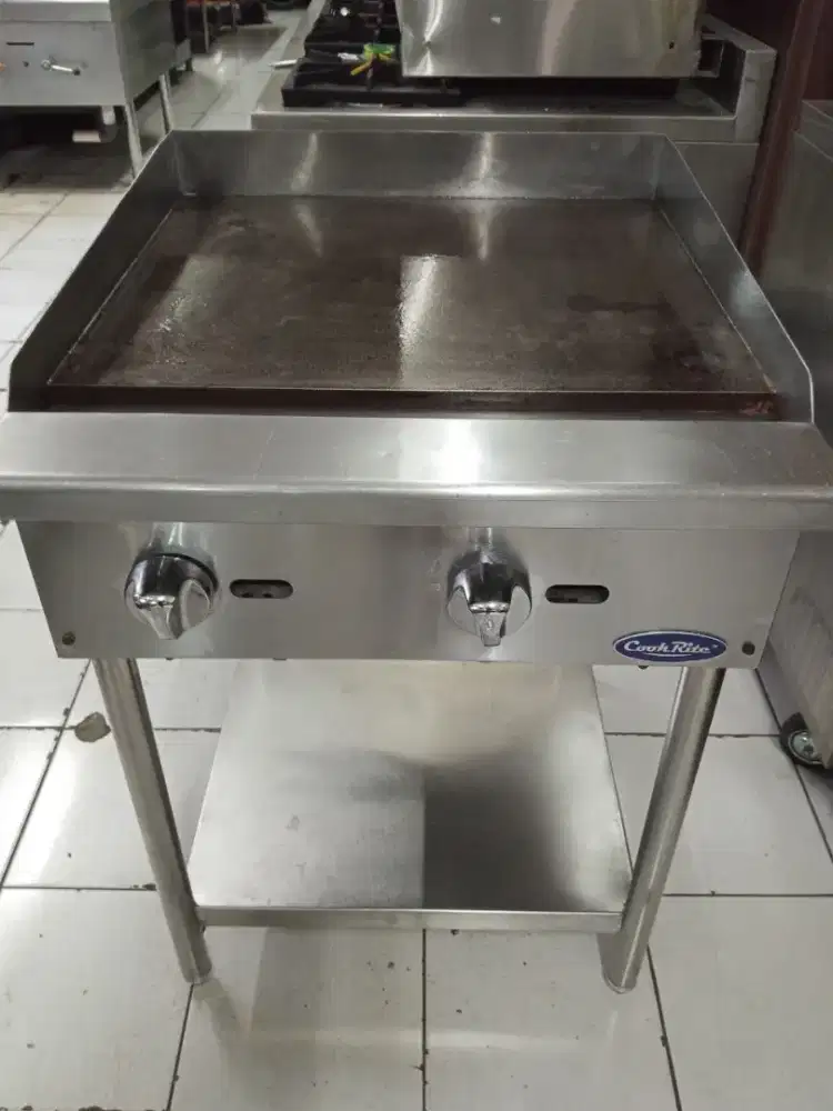 Kompor Teppanyaki – Compact dan Efisien untuk Usaha