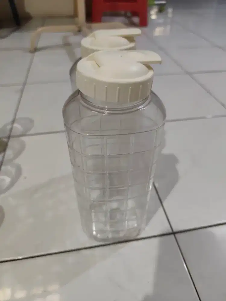 Botol sekolah, hiburan